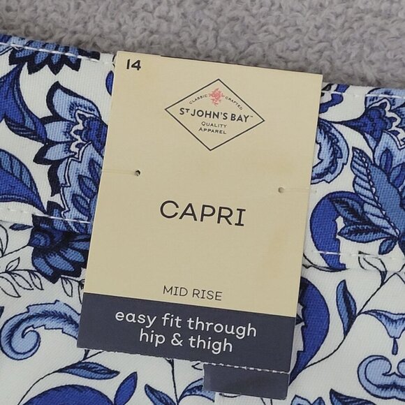 NWT St. Johns Bay Womens White Amanda Paisley Capri Pants Size 14 JCT - Picture 8 of 9